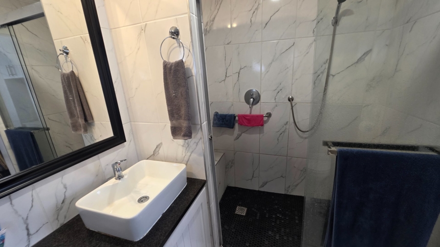 6 Bedroom Property for Sale in Dana Bay Western Cape